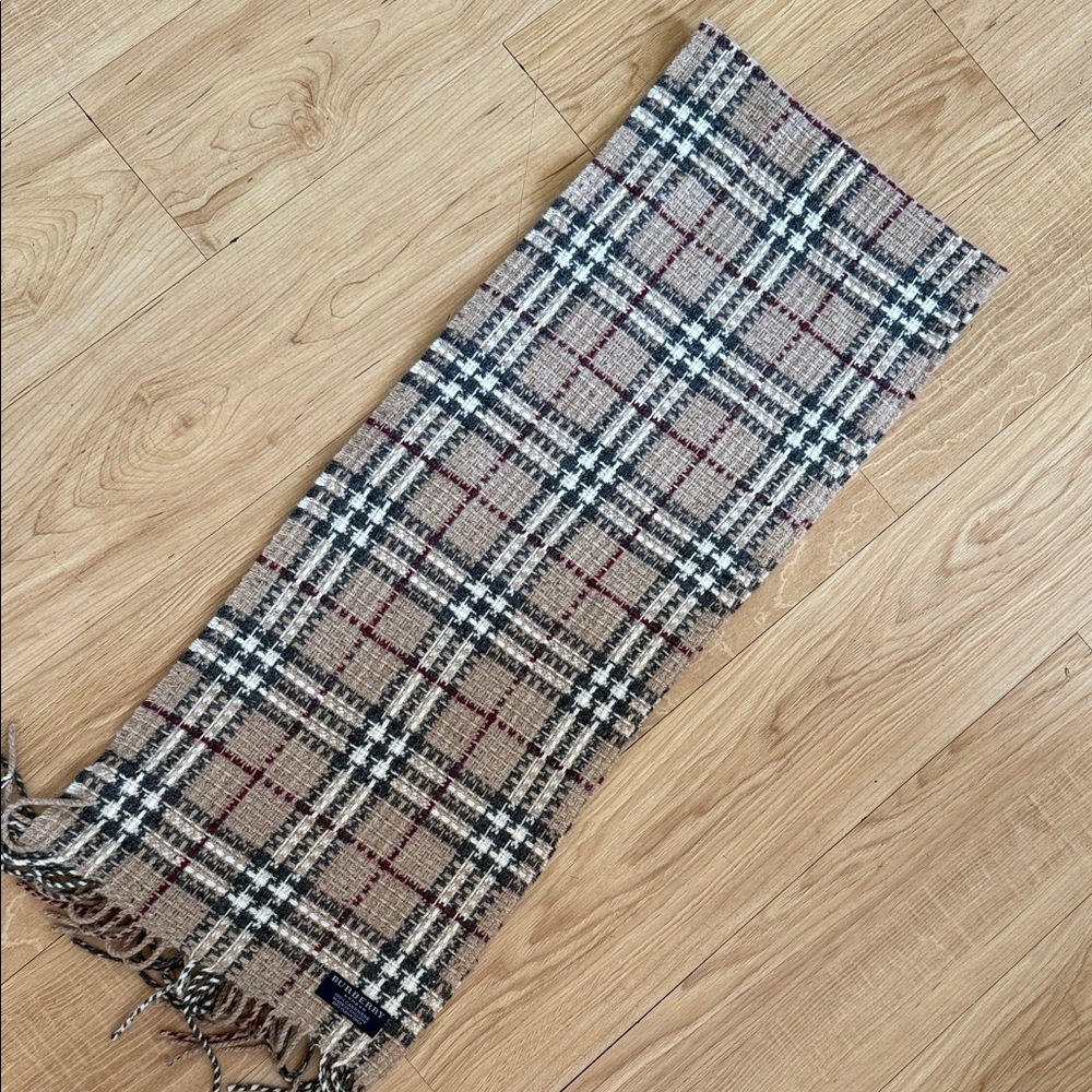 Burberry Cashmere Checkered Scarf in Beige and Black